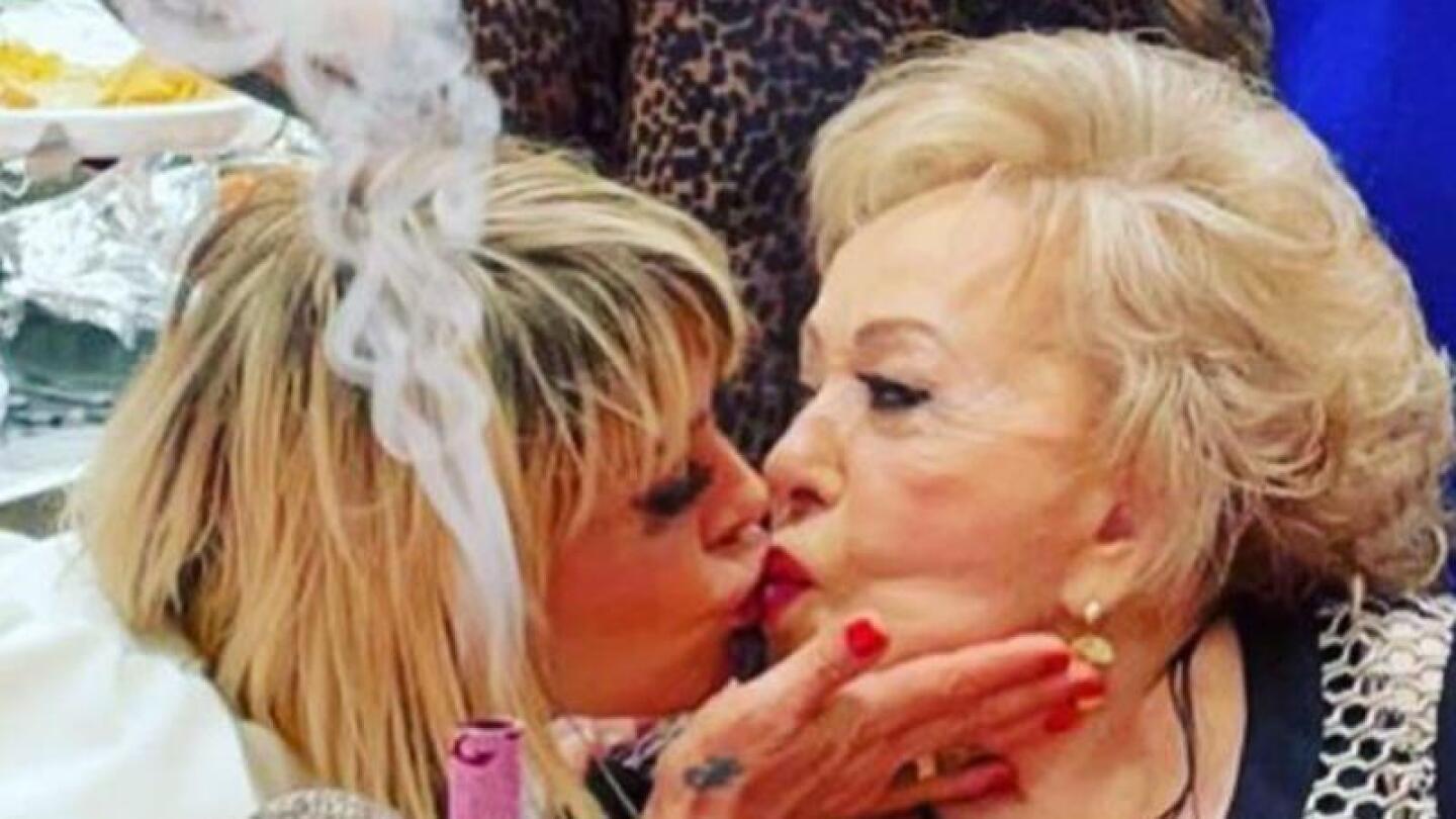 Alejandra y doña Silvia.