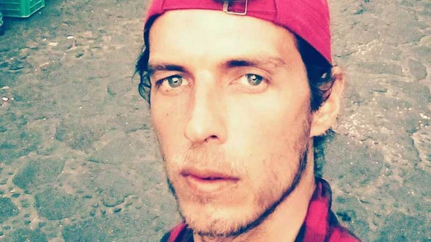 Desvalijan casa del hijo de Camilo Sesto mientras lucha por su vida en el hospital 