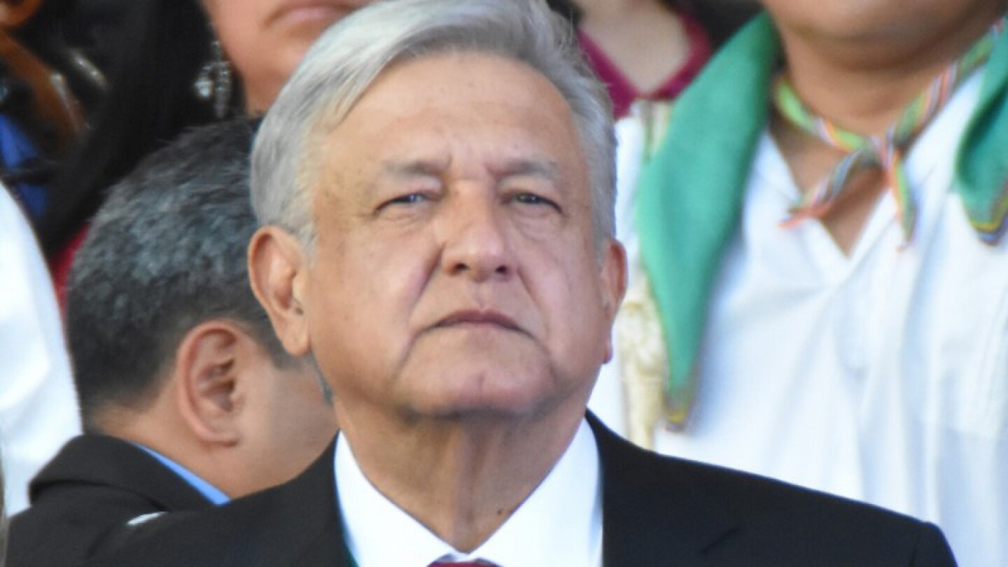 Gobierno hará auditoría a gasolineras para checar quién sirve litros completos