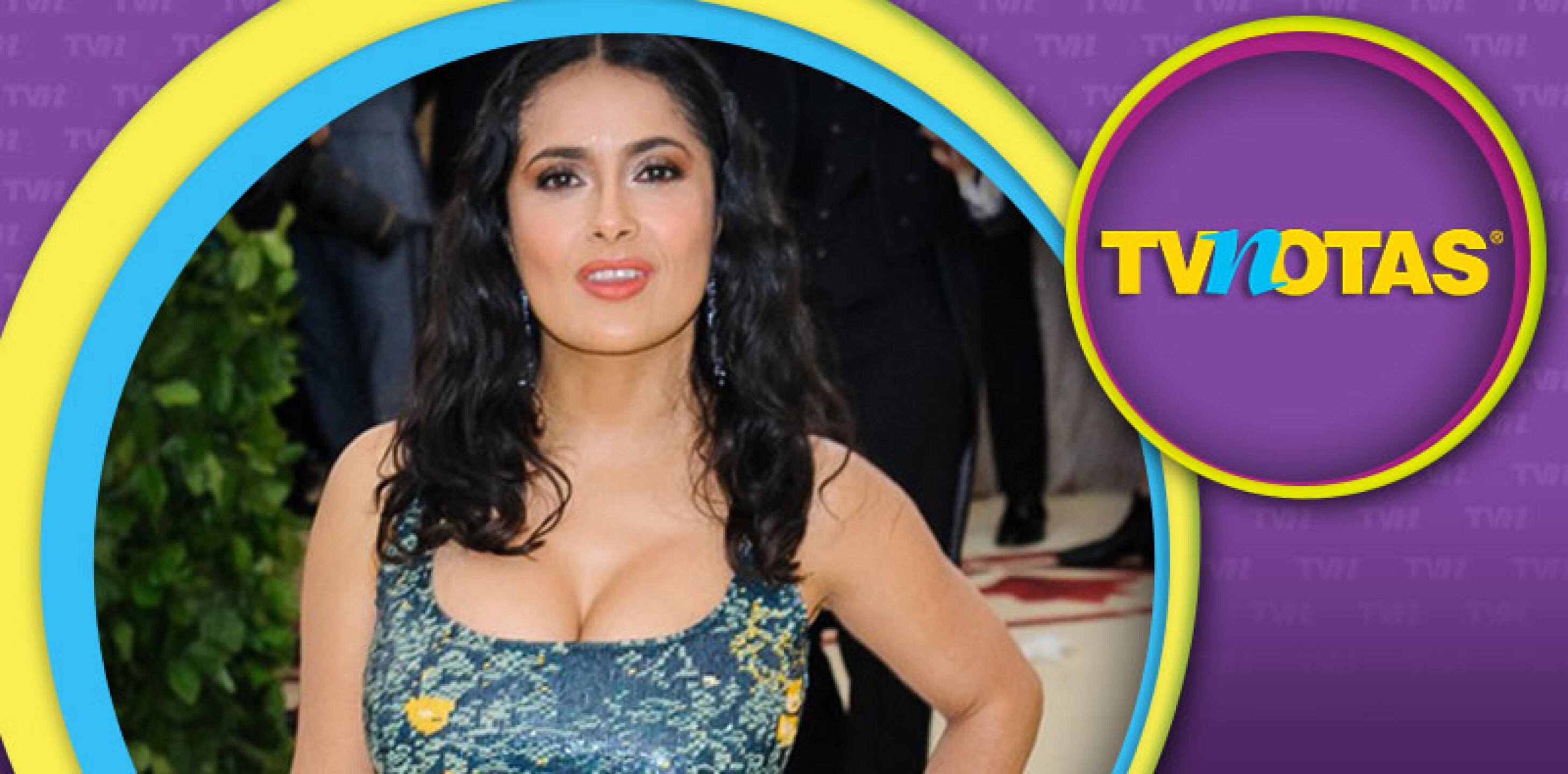 Salma Hayek desborda sensualidad en diminuto bikini