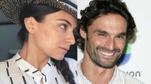 El actor español parece que está provocando a su novia.