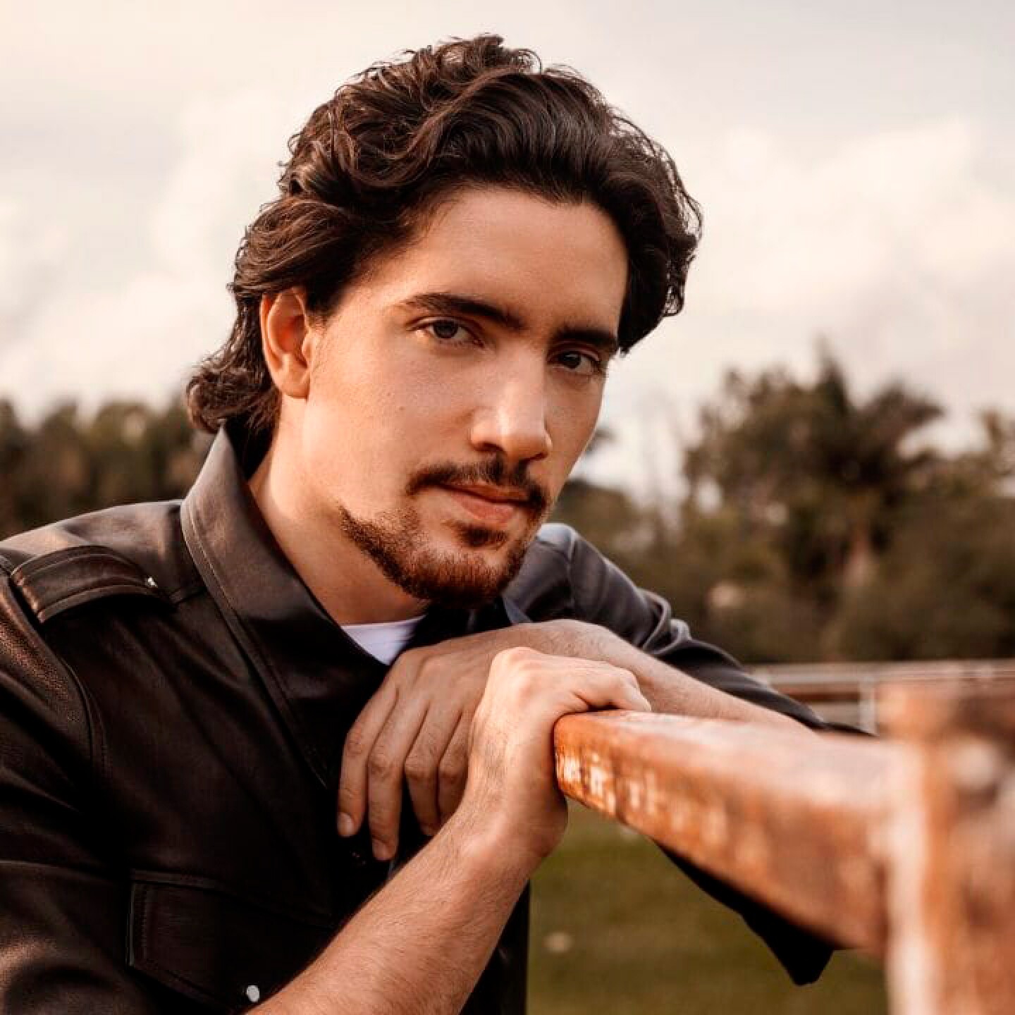 Alex Fernández  sorprendido con el fallecimiento de Julián Figueroa