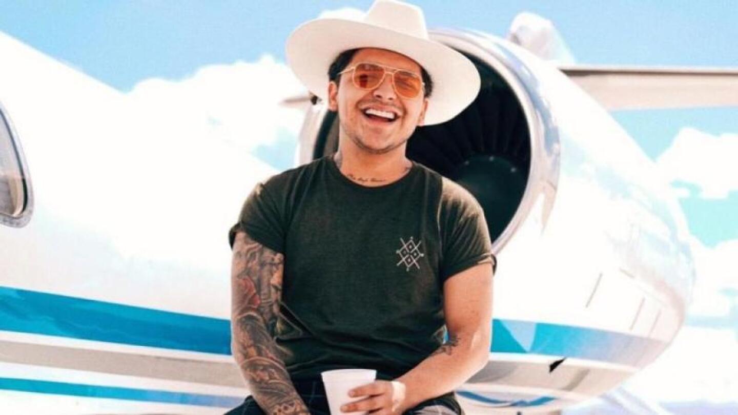 Fan de Christian Nodal se hace un tatuaje en su honor tras asistir a su concierto