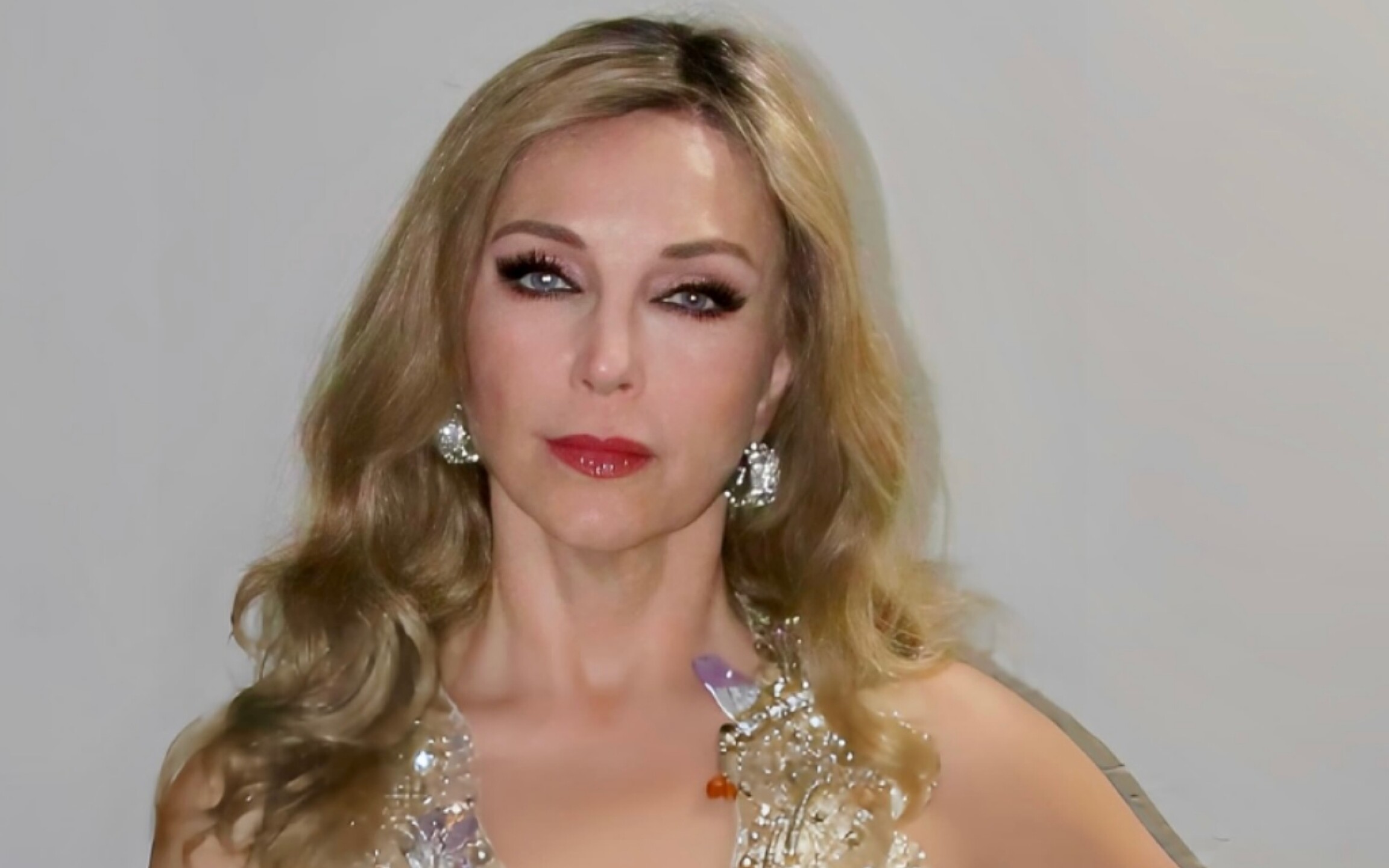 Laura Flores departamento