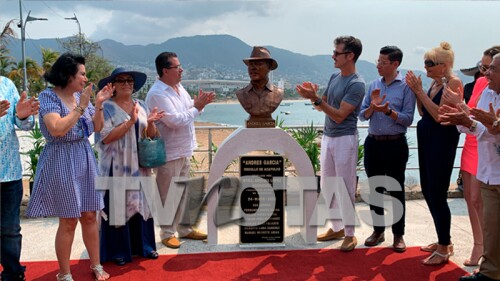 Homenaje y develación de busto de Andrés García en Acapulco
