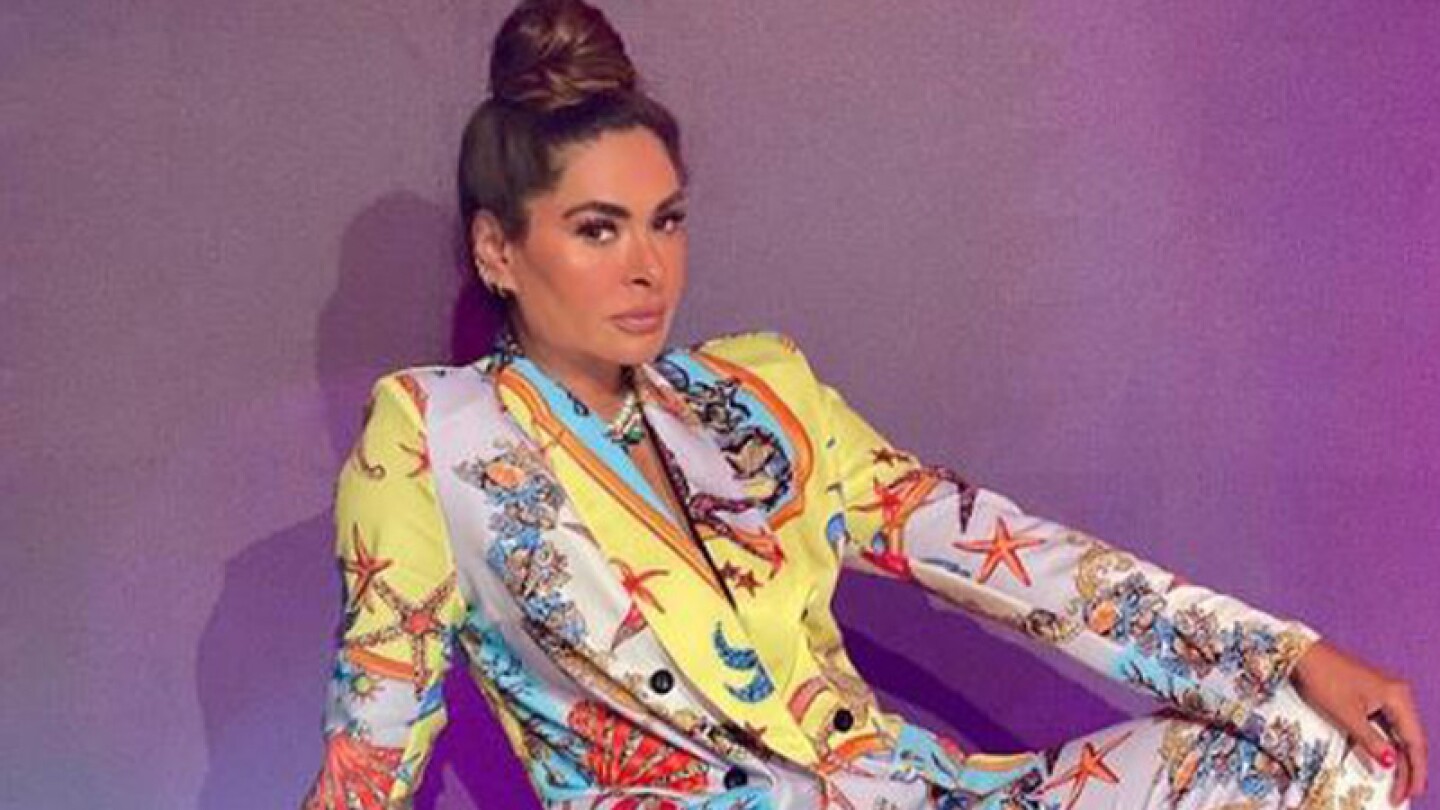 Galilea Montijo se luce en bikini durante su cumpleaños 49