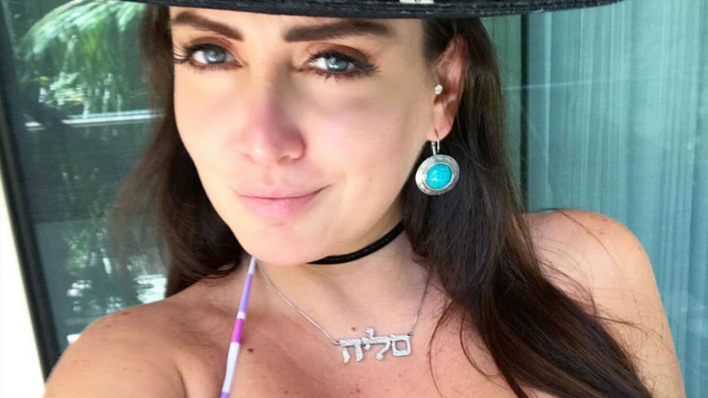 Celia Lora estrena video con Apolonia Lapiedra