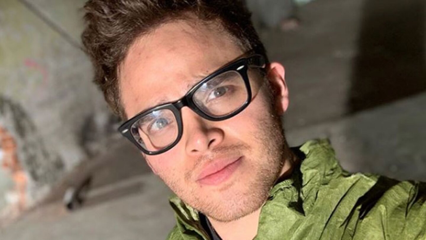 Yurem anuncia que está en el hospital con foto enseñando el tras3r0