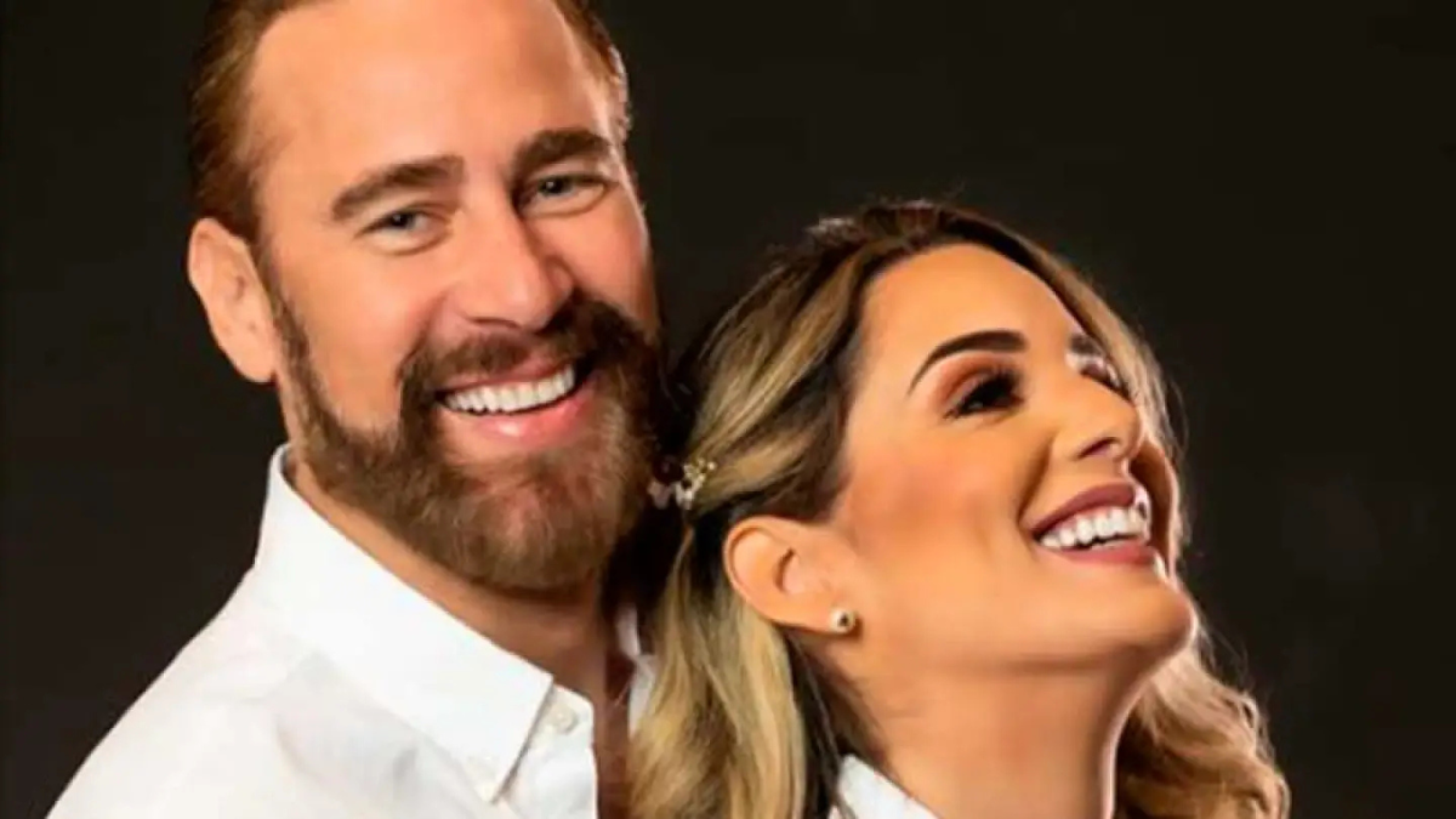 Carlos de la Mota será papá de nuevo junto a su esposa Laura Pérez.png