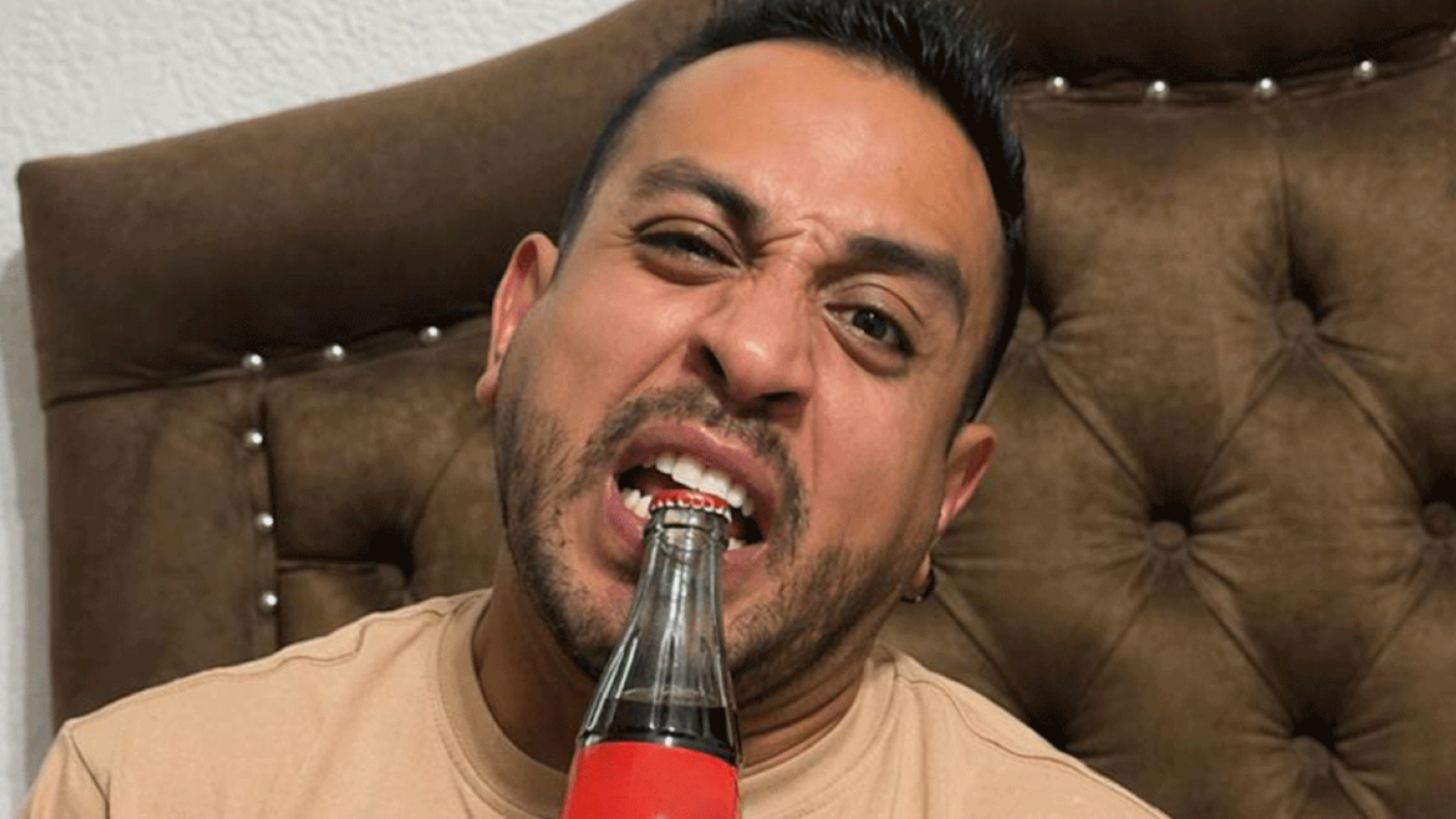 Luis Fernando Peña y su problema en los dientes