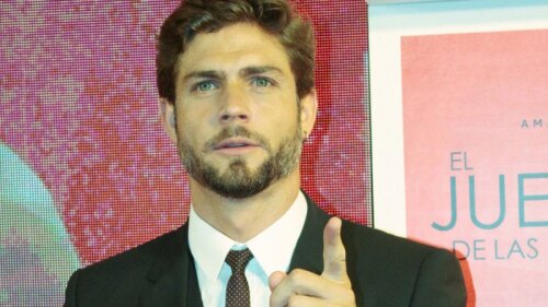 El argentino prefirió huir de las cámaras y dejar sola a su actual pareja.