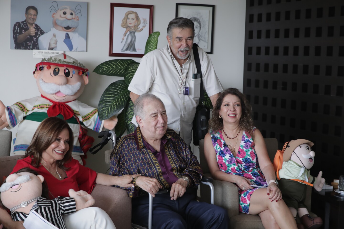 Iniciativa SimiMETI de Víctor González Torres Dr. Simi a la que se sumaron Jorge Ortiz de Pinedo, Arlette Pacheco y María Sorté