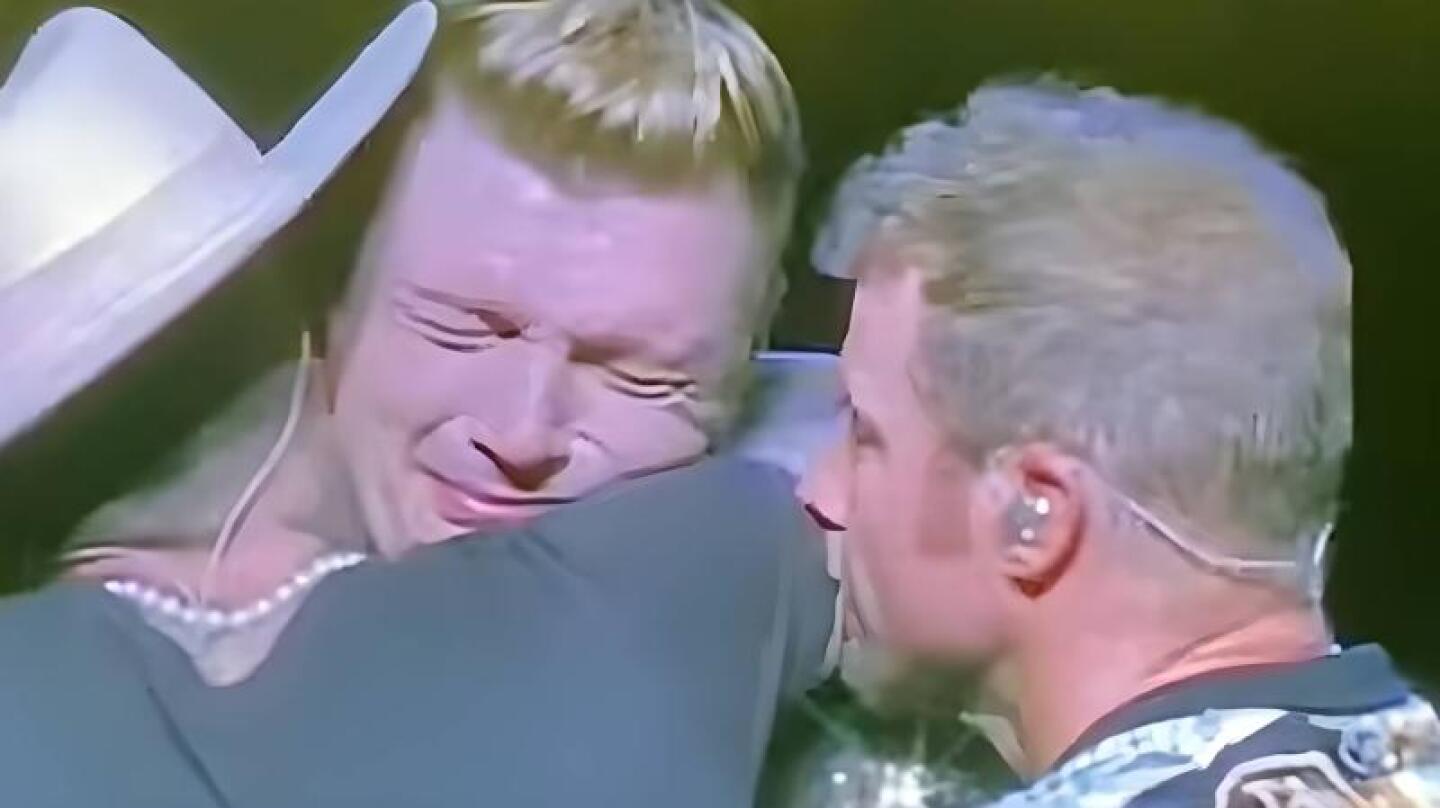 Nick Carter rompe en llanto junto a los Backstreet Boy tras la partida de Aaron Carter