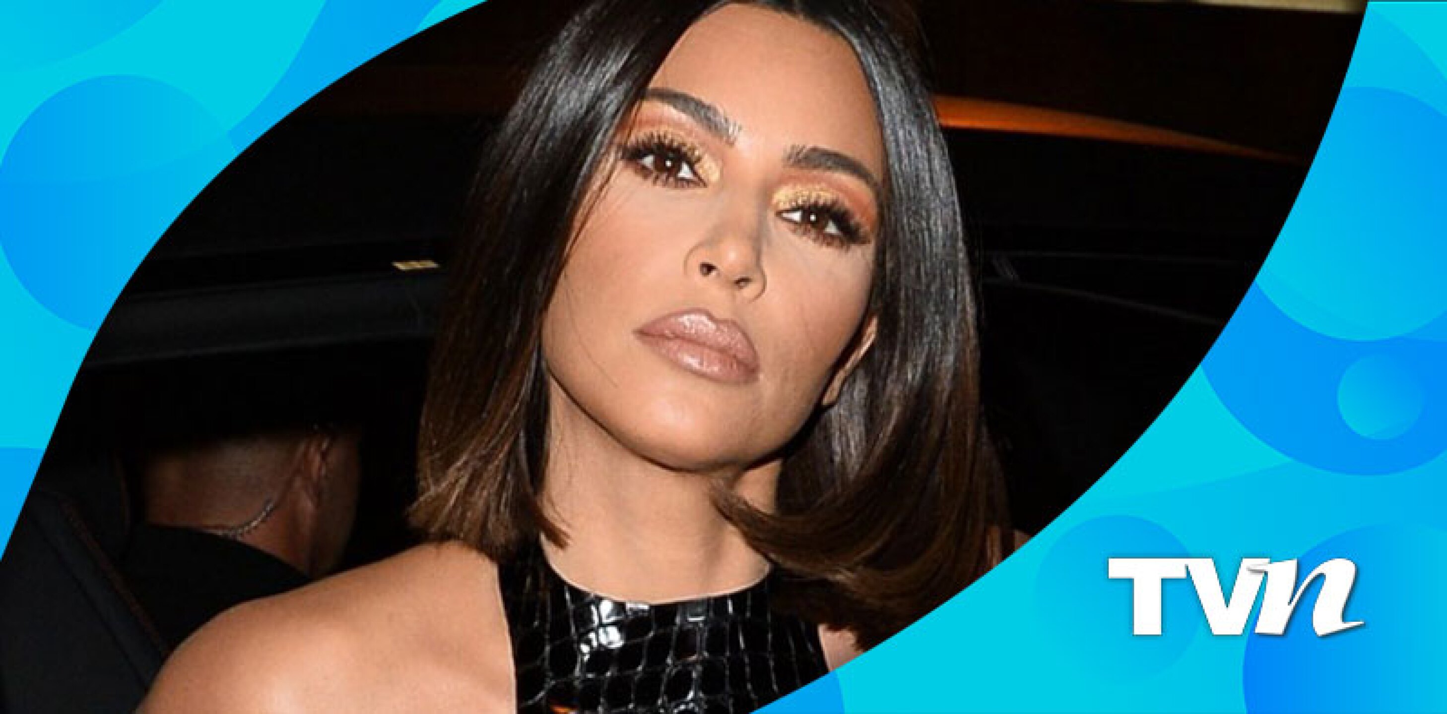 Captan a Kim Kardashian a cara lavada y en pants en plena calle
