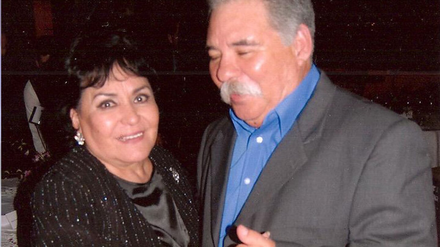carmen salinas hermano menor