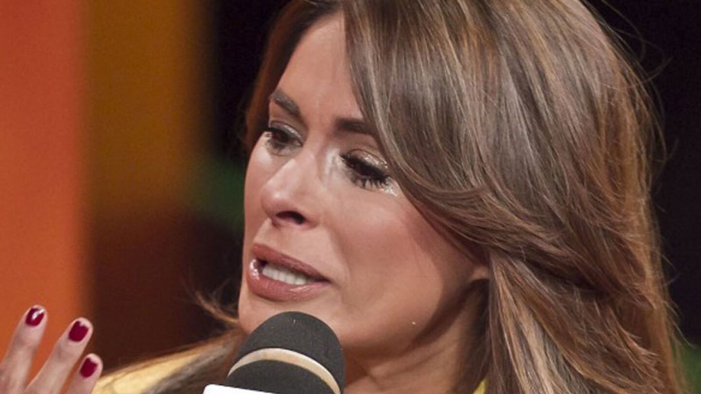Galilea Montijo es brutalmente humillada en evento de AMLO