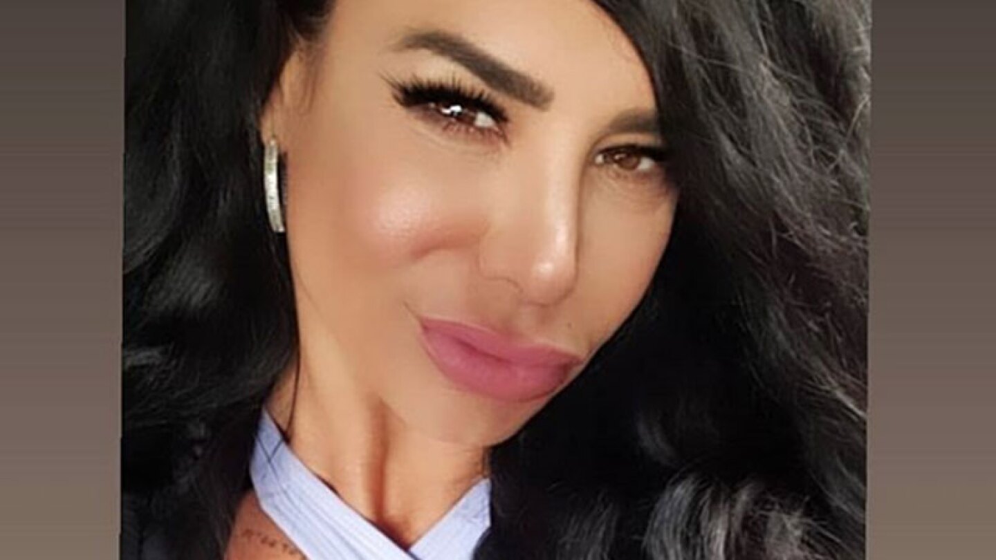 La cantante publicó un ardiente video en el que muestra su gran trasero.