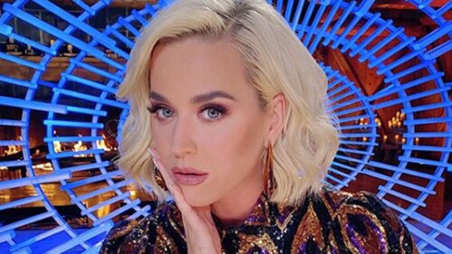 Katy Perry muestra cómo cumple sus antojos de embarazo