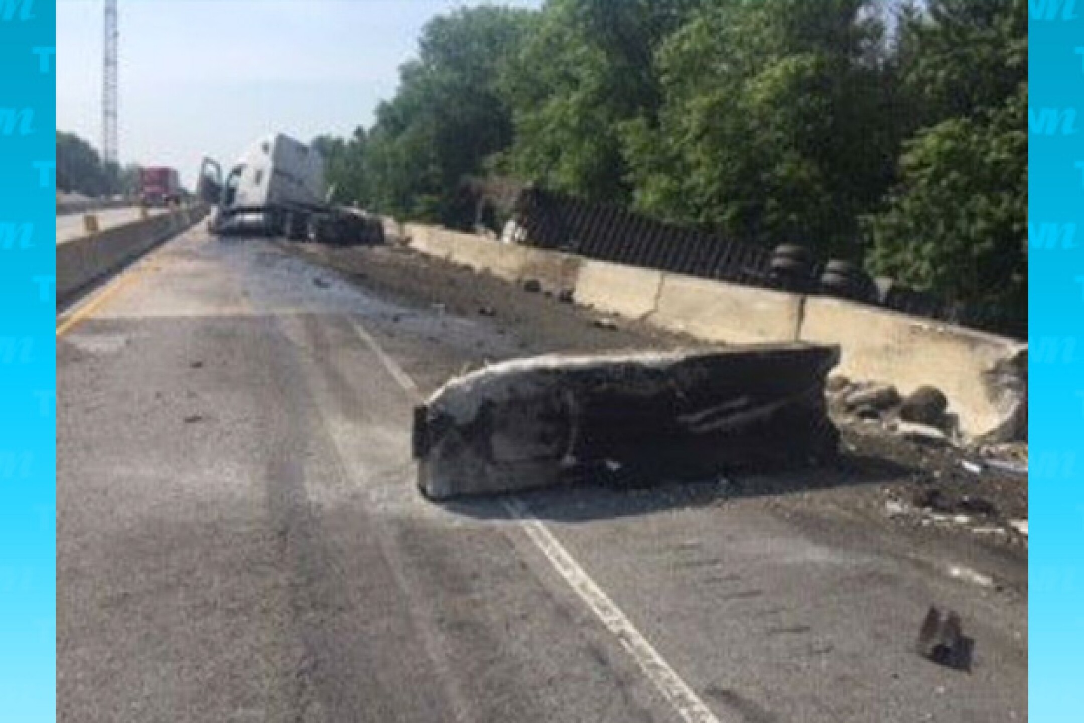 Chofer trata de matar un insecto en la carretera y por poco termina muerto