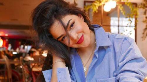 Hija de Biby Gaytán presume a su nuevo novio de manera pública y le llueven críticas