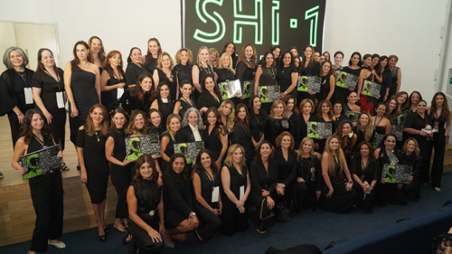 Homenaje a 100 mujeres, Grupo por un país mejor