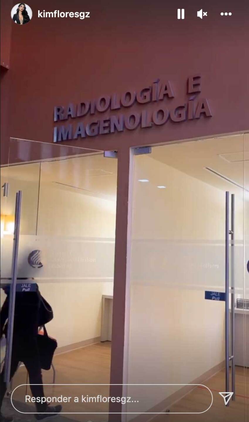 Kimberly Flores preocupa al aparecer en el hospital y con ultrasonido
