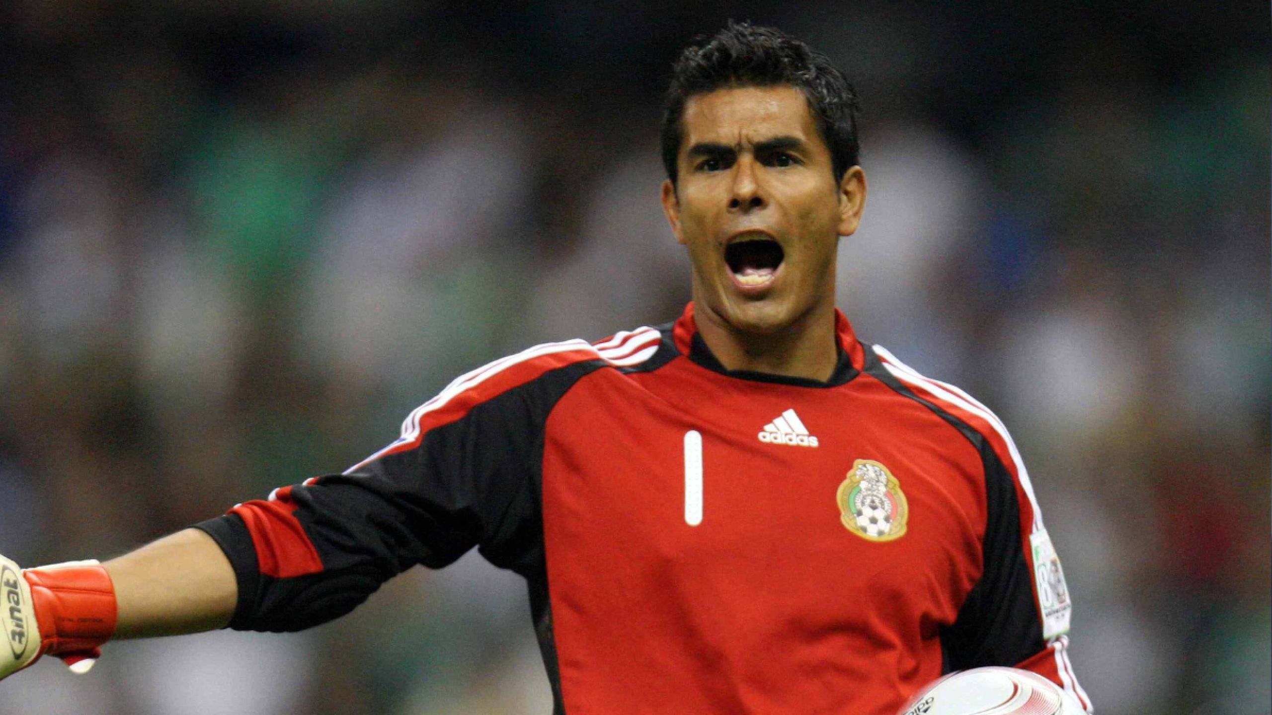 ¿Quién es el exfutbolista Oswaldo Sánchez?