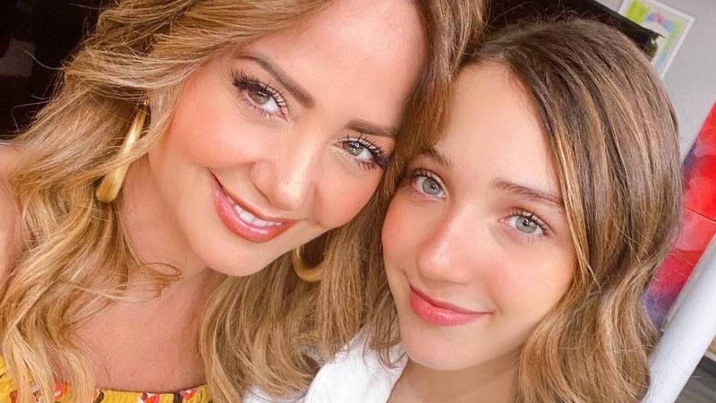 Hija de Andrea cumple XV años