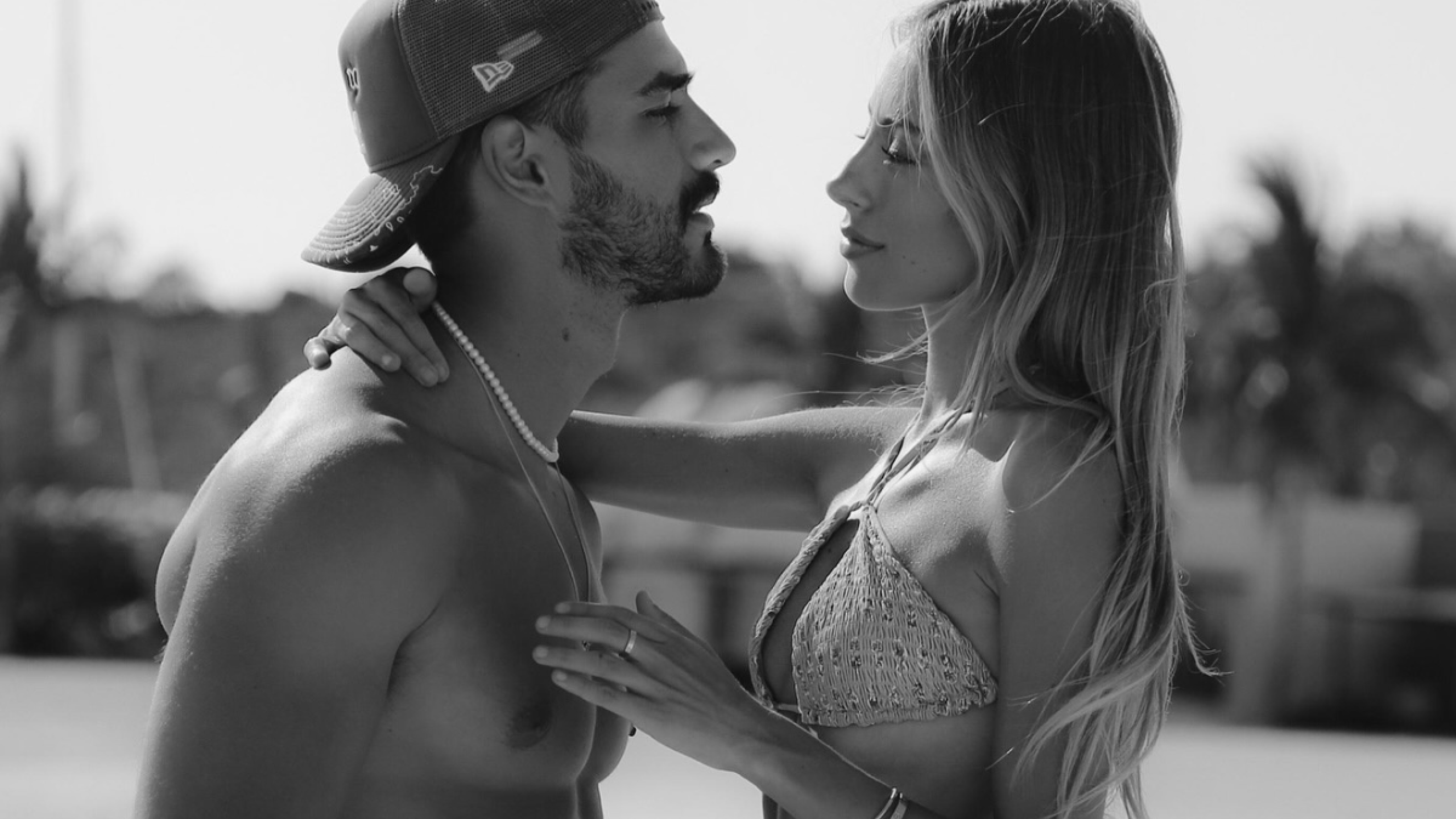 Michel Duval  y su novia