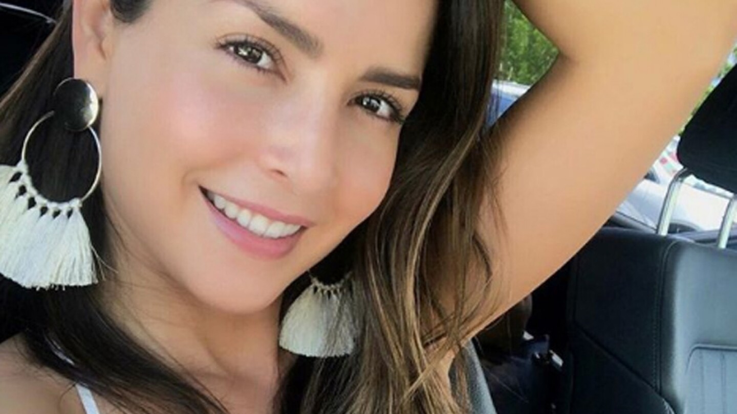 Carmen Villalobos sorprende con atrevido baile 