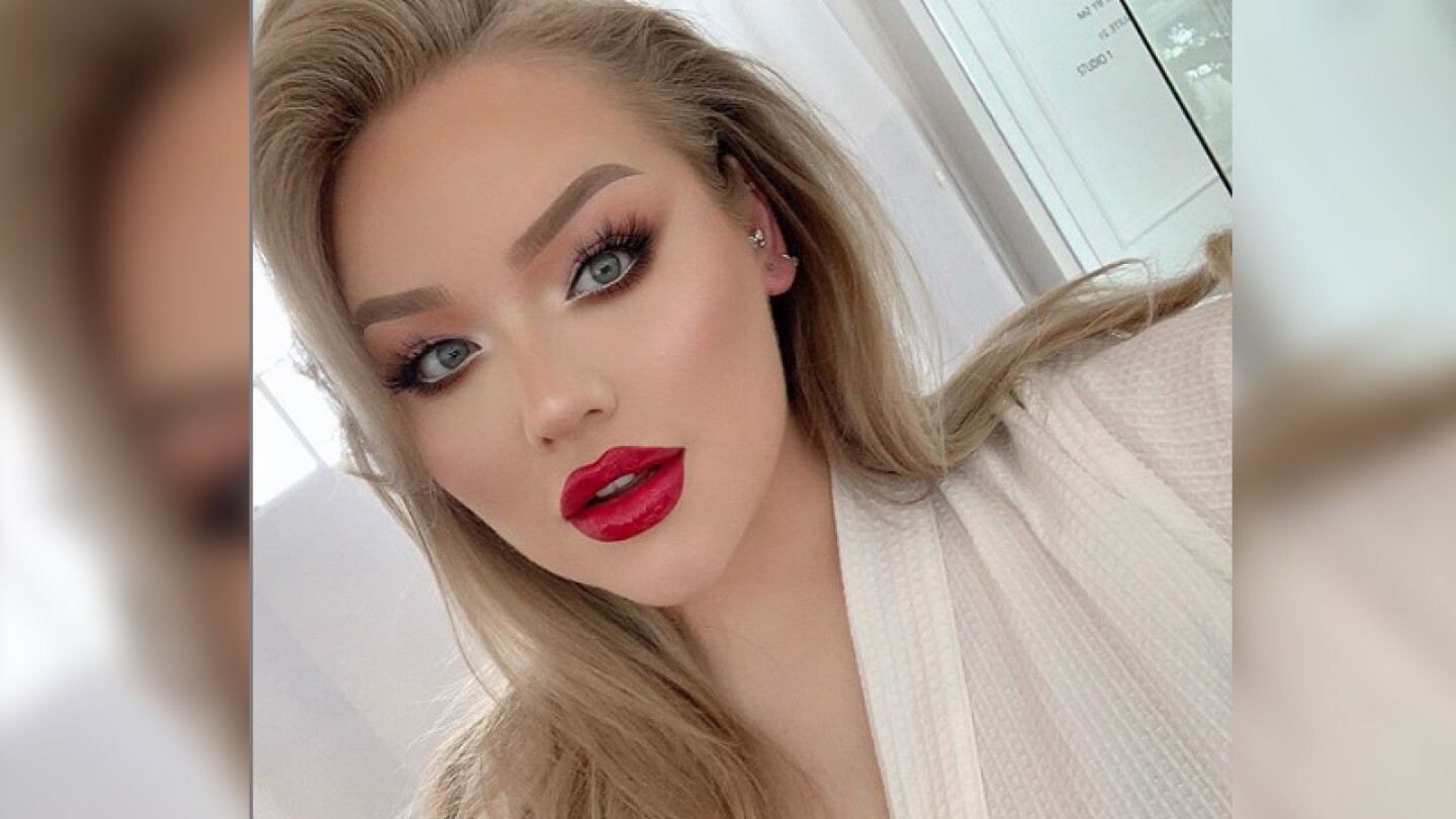 Nikkie Tutorials confiesa que es una mujer transgénero