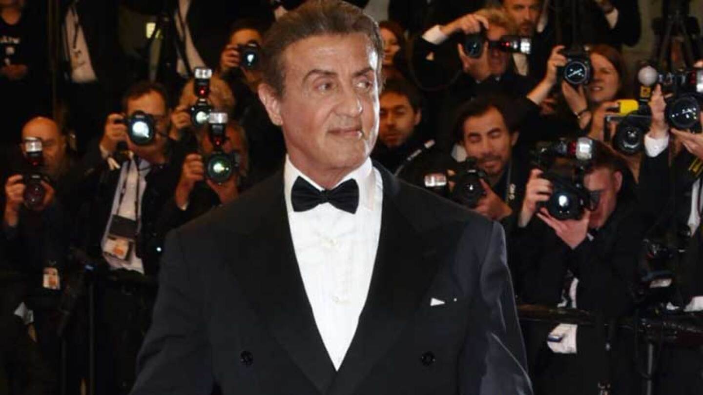 Sylvester Stallone fue comparado como un guapo 'zorro plateado'.