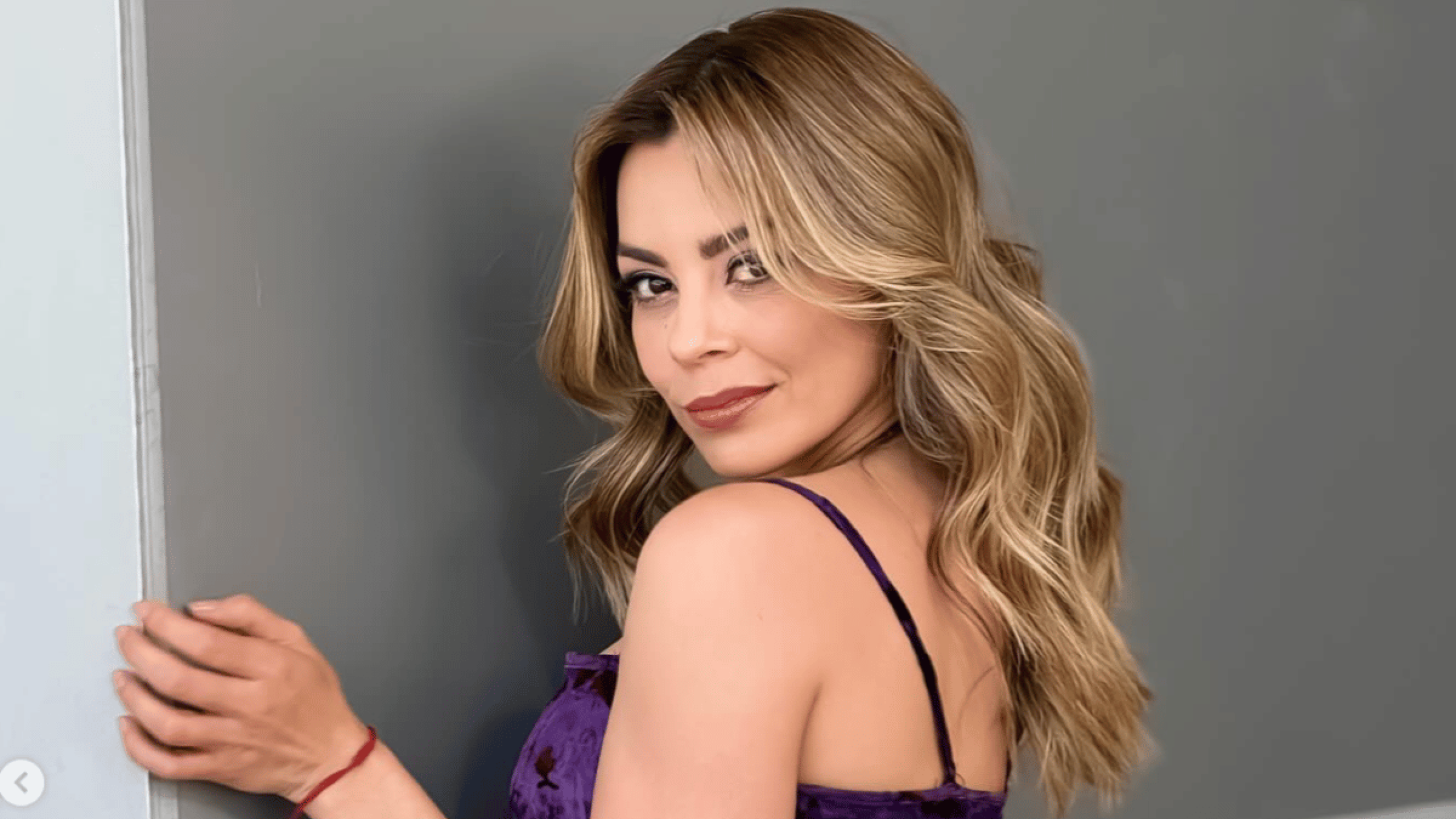 Gaby Ramírez conductora