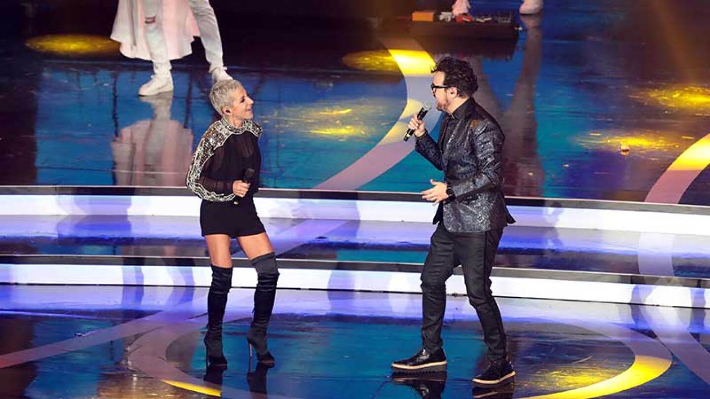 Los cantantes complacieron al público con su famoso tema 'Duele el amor'