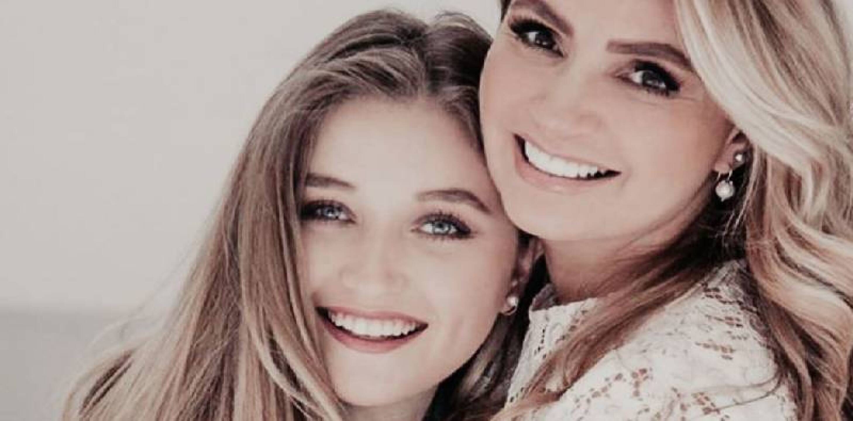 Fernanda Castro y su mamá