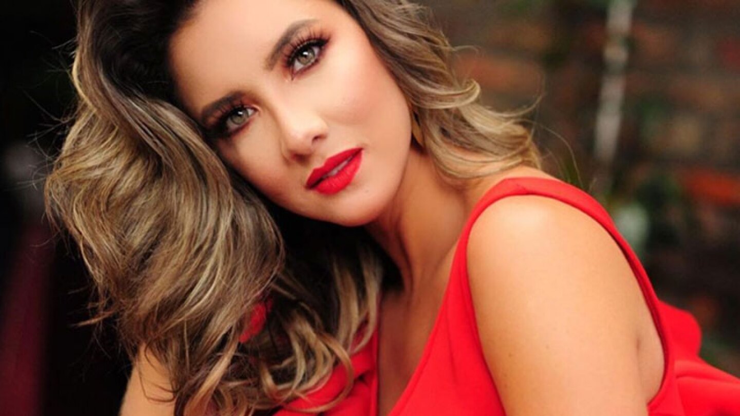 Ex Miss Colombia, Daniella Álvarez regresa al gimnasio