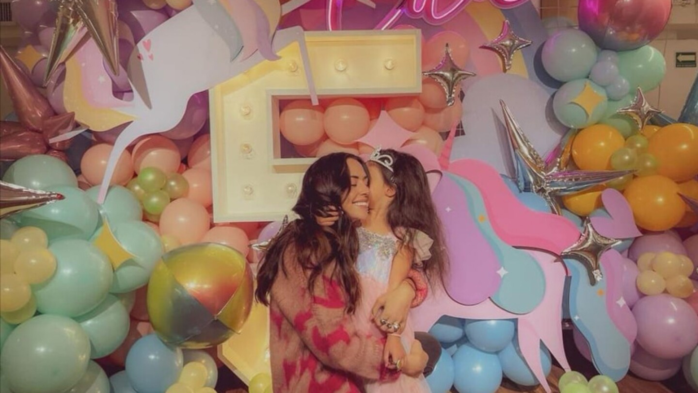 Zuria Vega celebra el cumpleaños de su hija