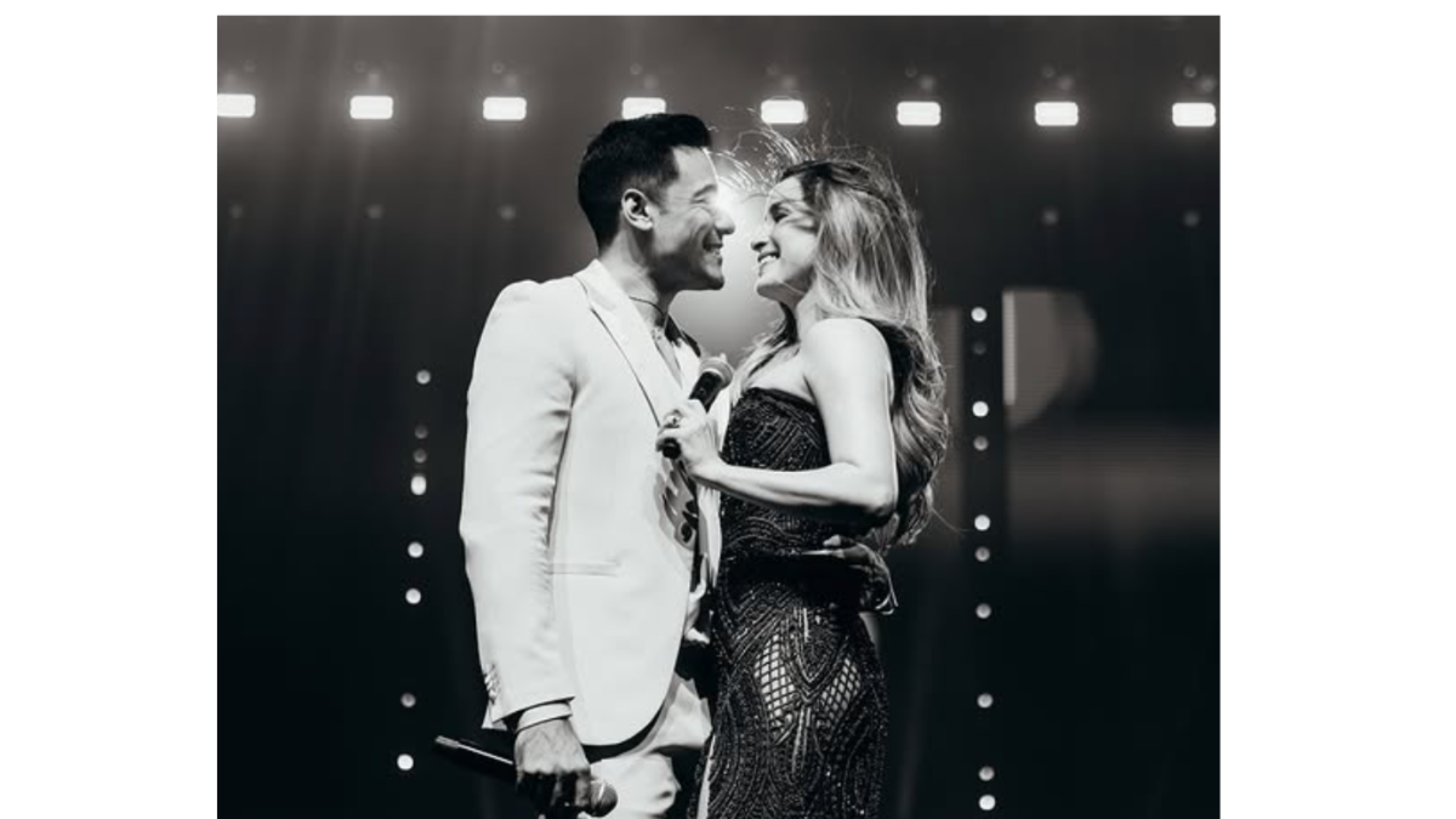 Cynthia Rodríguez y Carlos Rivera dan la bienvenida a nuevo integrante en su familia