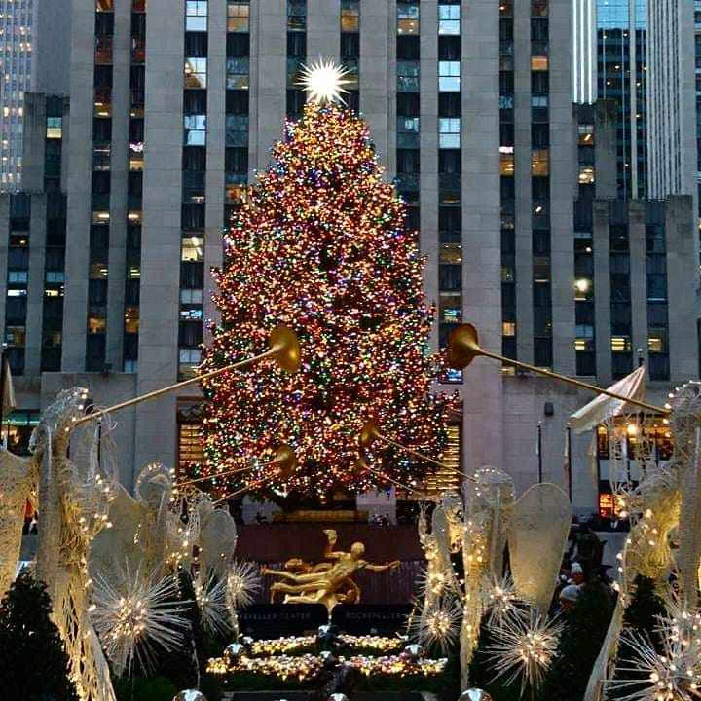 feliz navidad regalos árbol familia feliz año nuevo