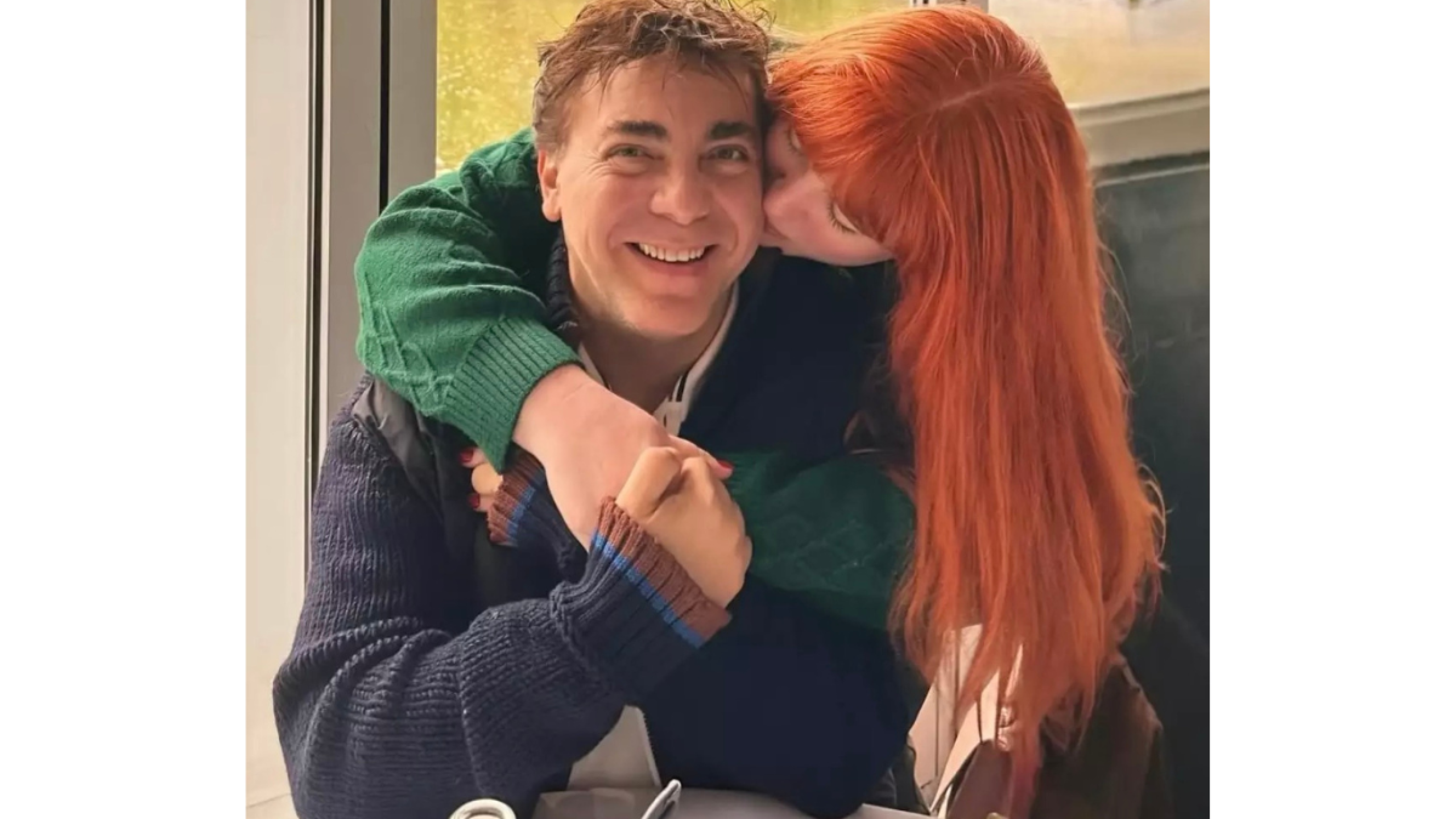 Cristian Castro estrena romance con Victoria Kühne.