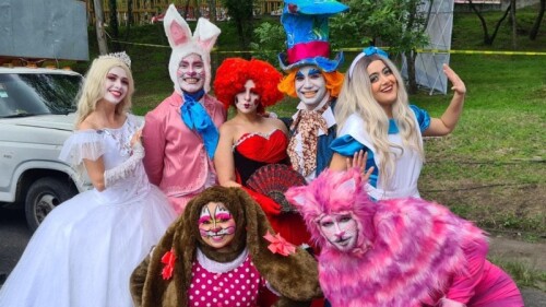 Exacadémicos participarán en el musical 'Alicia en el país de las maravillas'