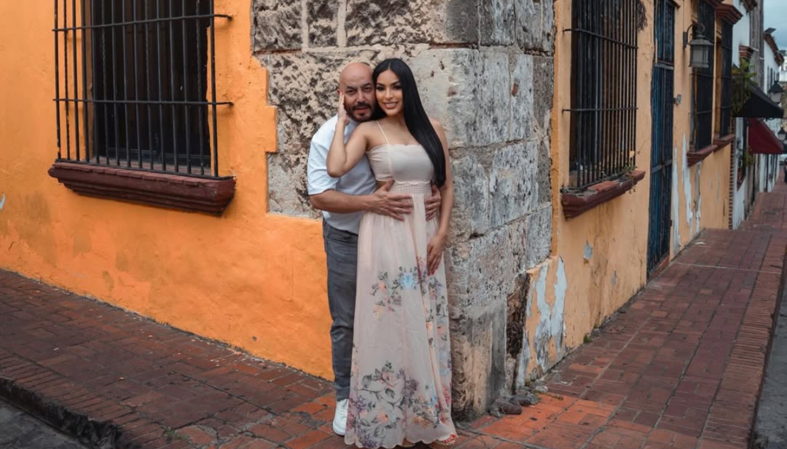 lupillo-rivera-taina-pimentel.jpg
