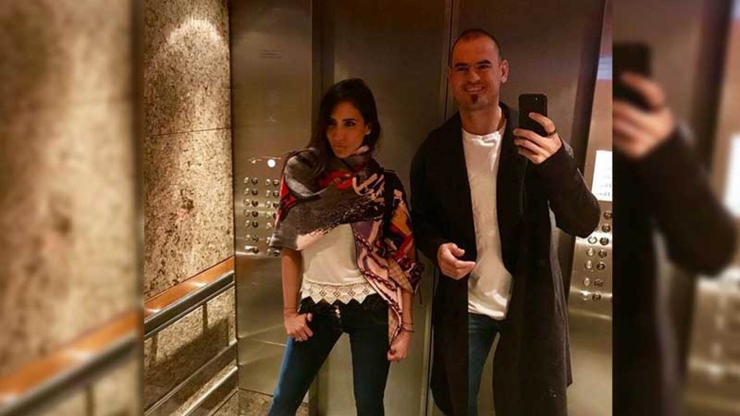 Su ex pareja es Manuel Carrillo con quien tuvo a su primer hijo José Manuel Carrillo.