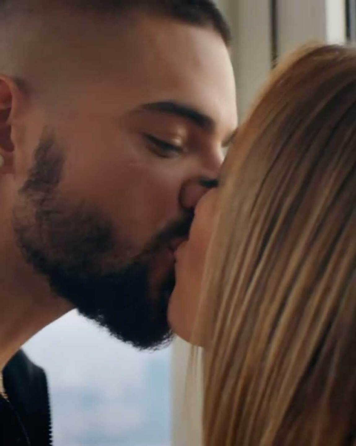 Revelan primer tráiler de Marry Me con Jlo, Maluma y Owen Wilson