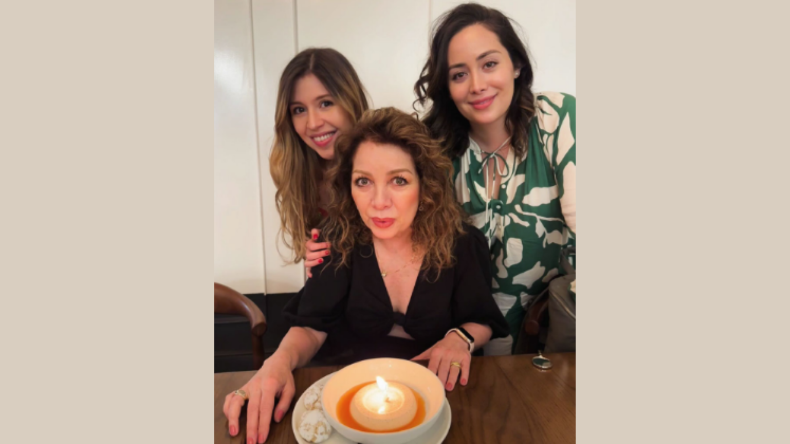 Arlette Pacheco y sus hijas, Carla y Nicole Vale