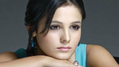 Allisson Lozz destapa las tres enfermedades que tiene en los ojos