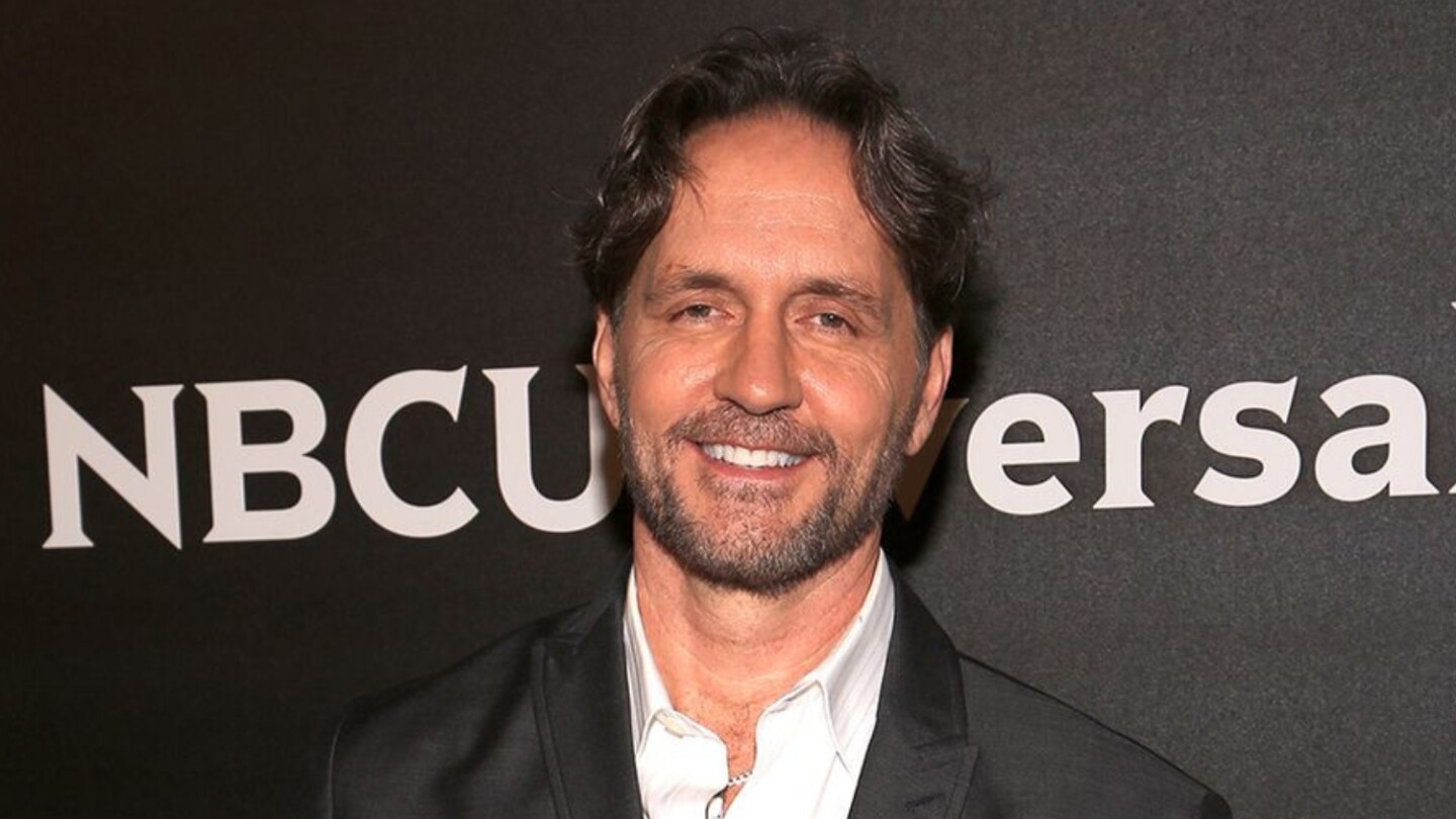 Guy Ecker anuncia que su familia crece; bebé en camino