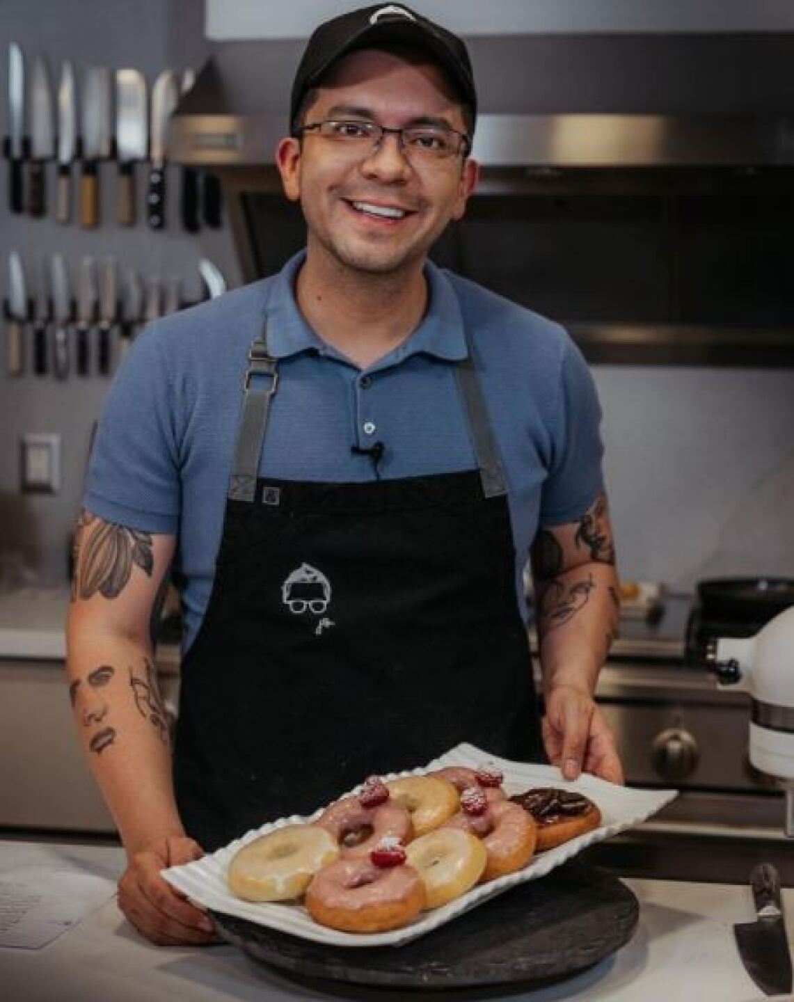 Tiene su propio negocio.