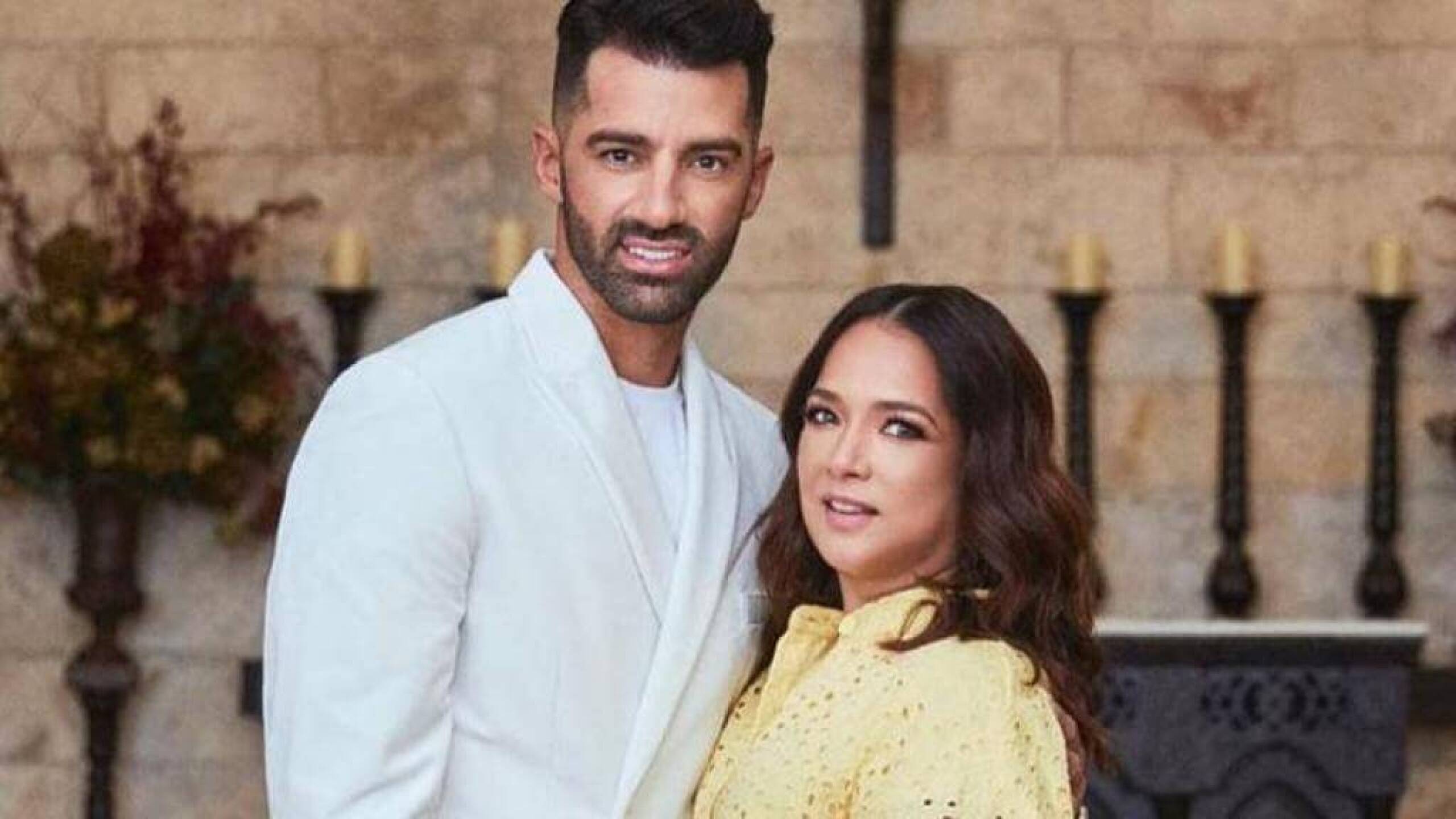 Adamari López felicita a Toni Costa
