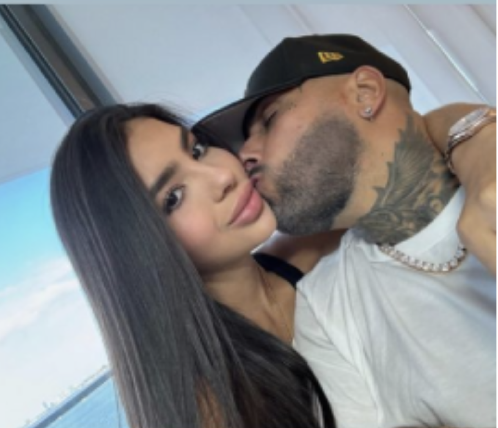 Nicky Jam presenta a su nueva novia